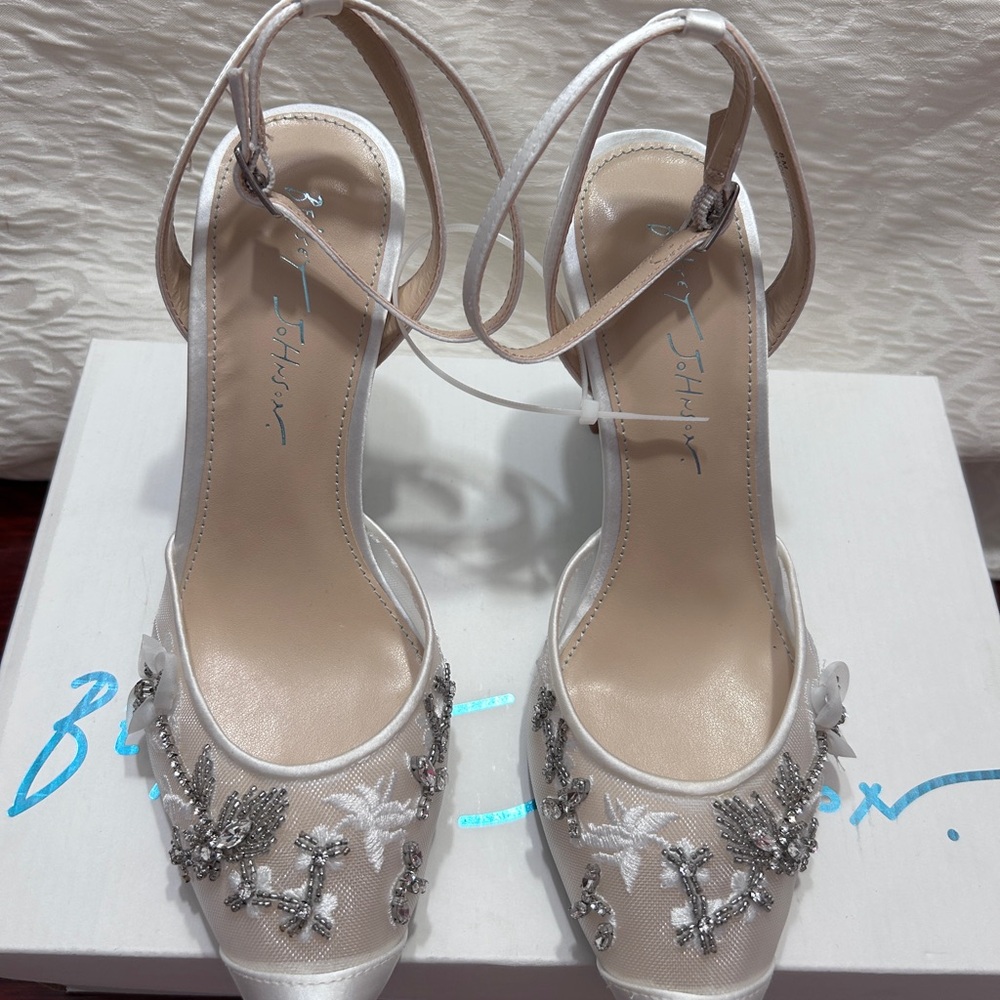 Betsey Johnson Dressy White Heels - Picture 5 of 10